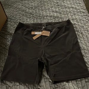 SKIMS NWT outdoor bike short espresso size XL